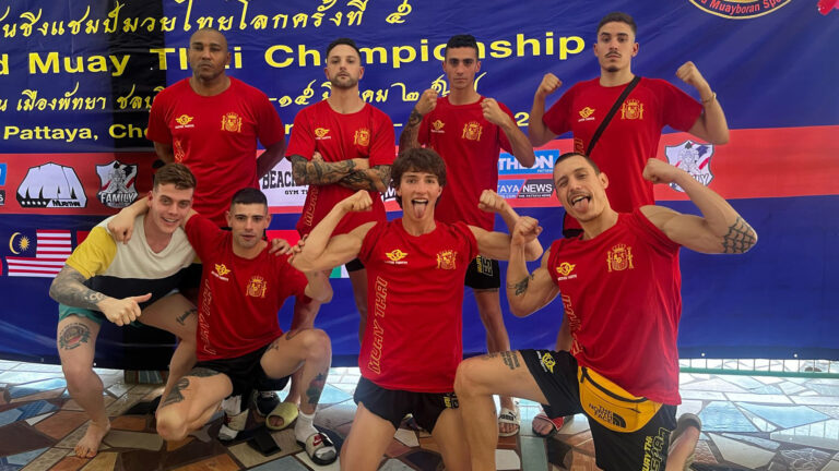 El Equipo de Muay Thai de Galapagar Triunfa en el Campeonato Mundial en Tailandia