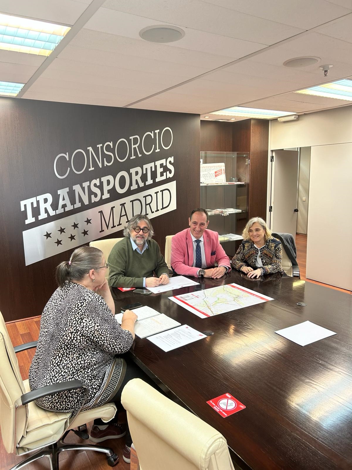 Horarios Extendidos en la Ruta 681, Cambio de Marquesinas y Reclamos por Retrasos en Cercanías
