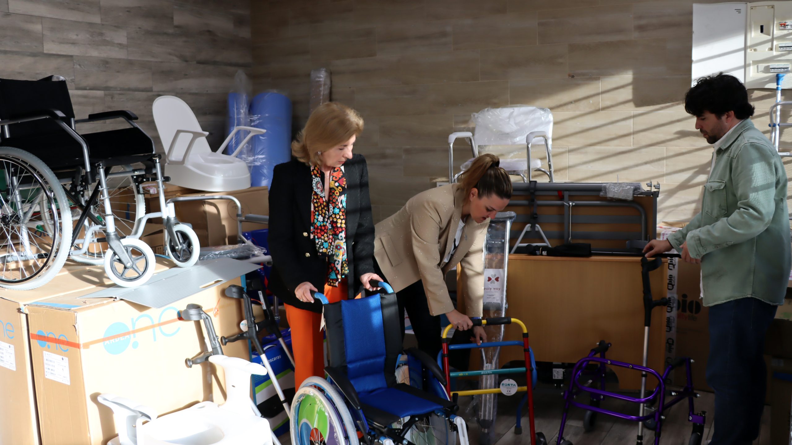 Implementación de un Sistema de Préstamo Comunitario de Material Ortopédico para Vecinos