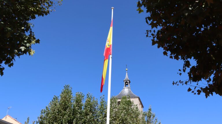 Este Domingo, Casi 140 Vecinos Prestarán Juramento a la Bandera de España