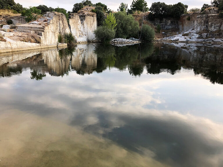 Se Prohíbe el Nado en las Zonas de Canteras: Medida de Seguridad Obligatoria