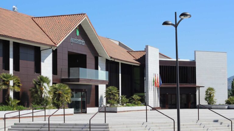 La Alcaldesa Convoca a la Oposición para Escuchar sus Propuestas y Sugerencias