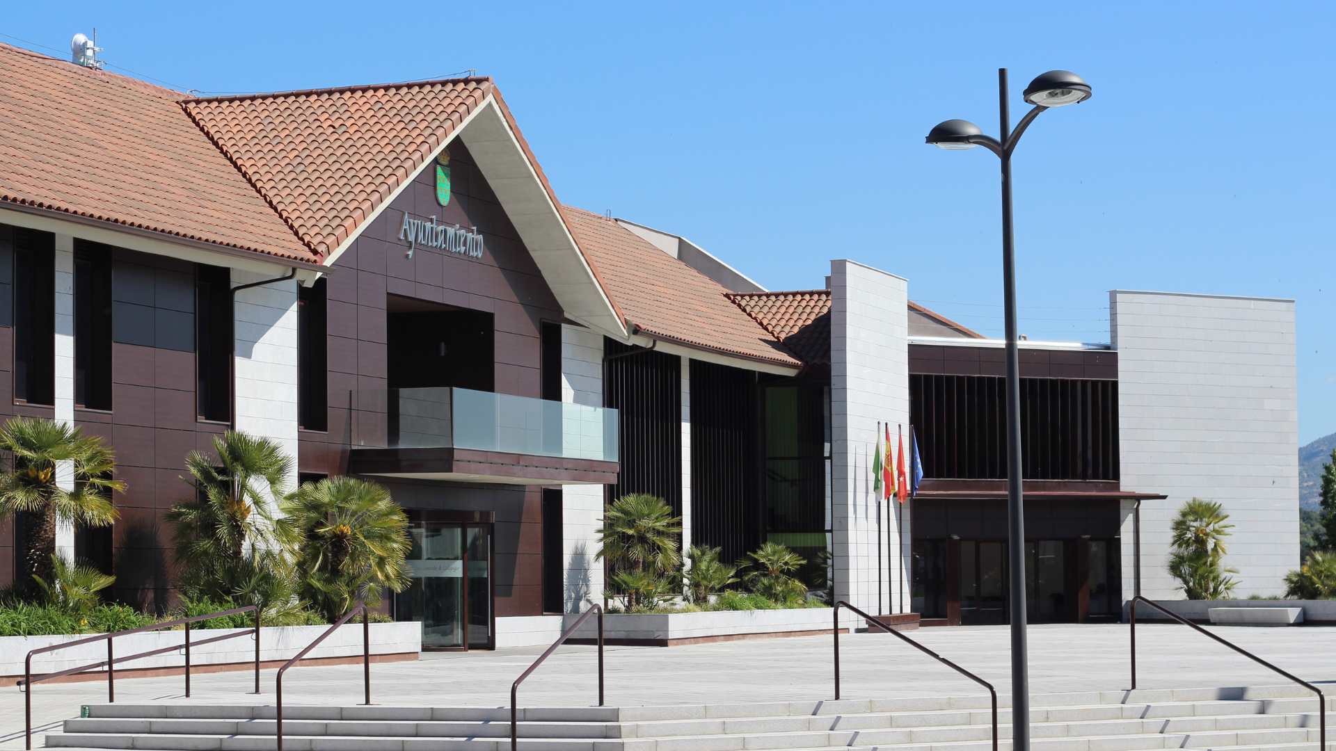 La Alcaldesa Convoca a la Oposición para Escuchar sus Propuestas y Sugerencias