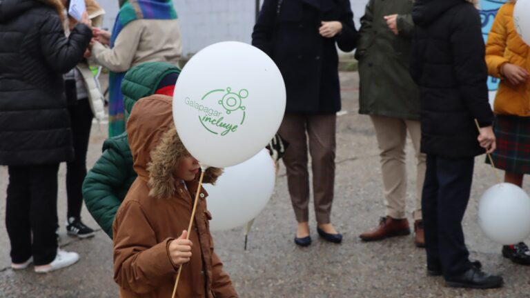 Charlas Inclusivas y Recorridos en Silla de Ruedas: Celebrando el Primer Aniversario de la Calle de la Inclusión