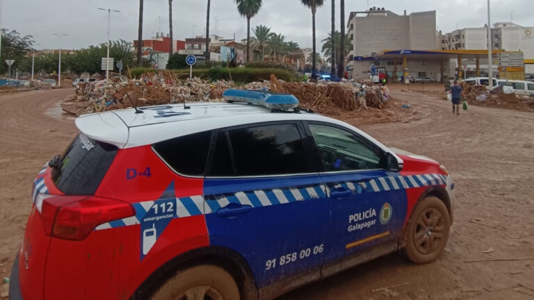 Siete Policías de Galapagar Apoyan en Massanassa a las Víctimas de la DANA
