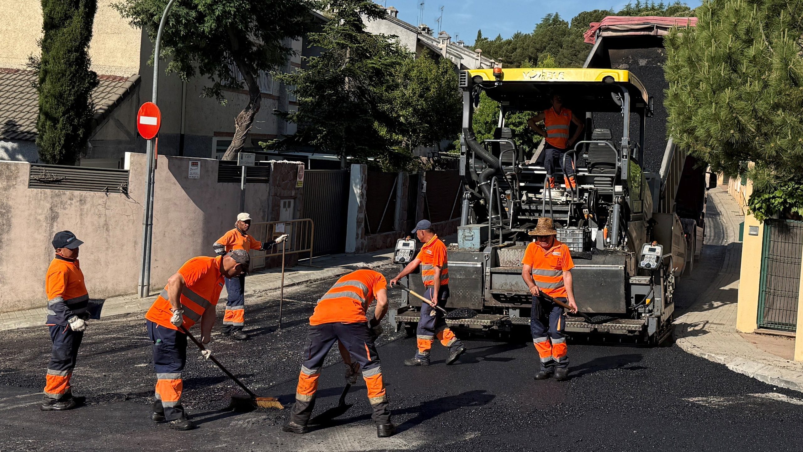 Galapagar finaliza las obras de asfaltado en Parquelagos con éxito