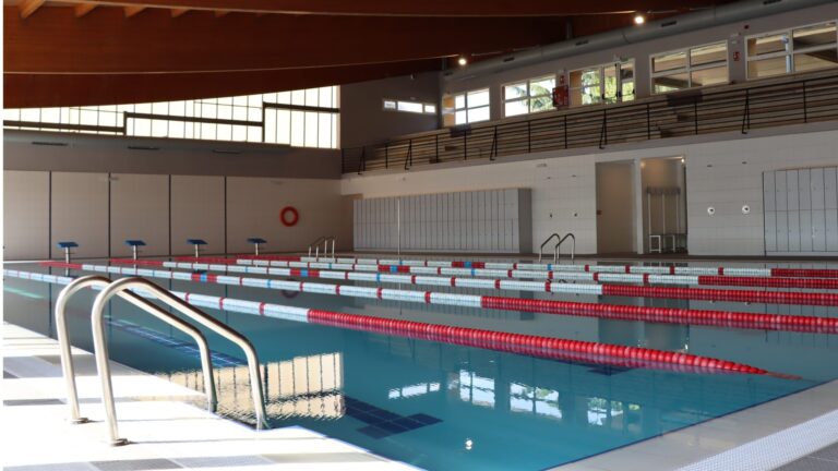 Abierto el plazo de inscripción para cursos de verano en la piscina cubierta y temporada 25/26