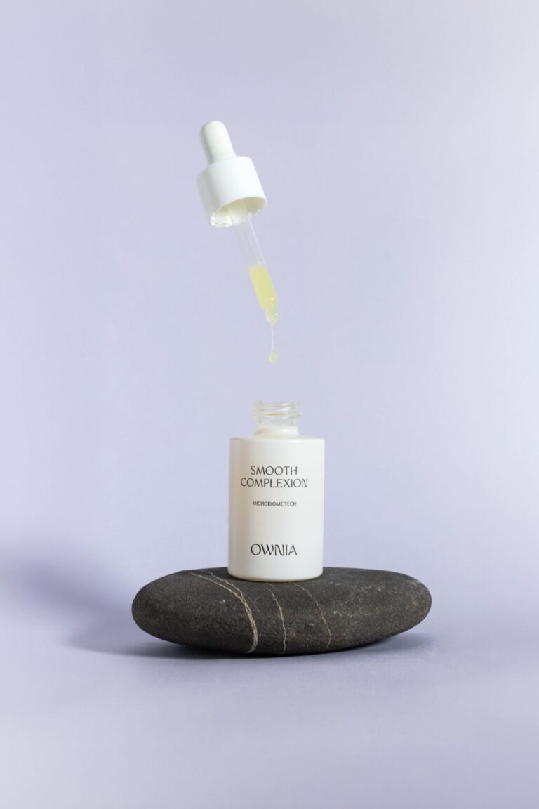 Ownia Cosmetics explica el error más común al tratar el acné adulto