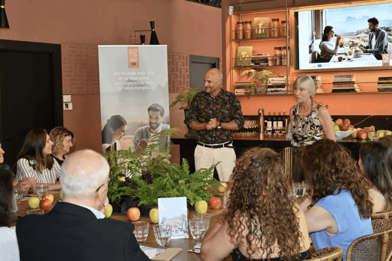 Madrid desvela el arte de la cata de manzanas: un viaje con un sumiller de manzanas