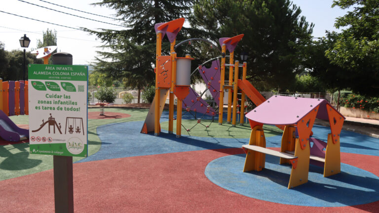 Galapagar finaliza la renovación del suelo y mobiliario en sus parques infantiles