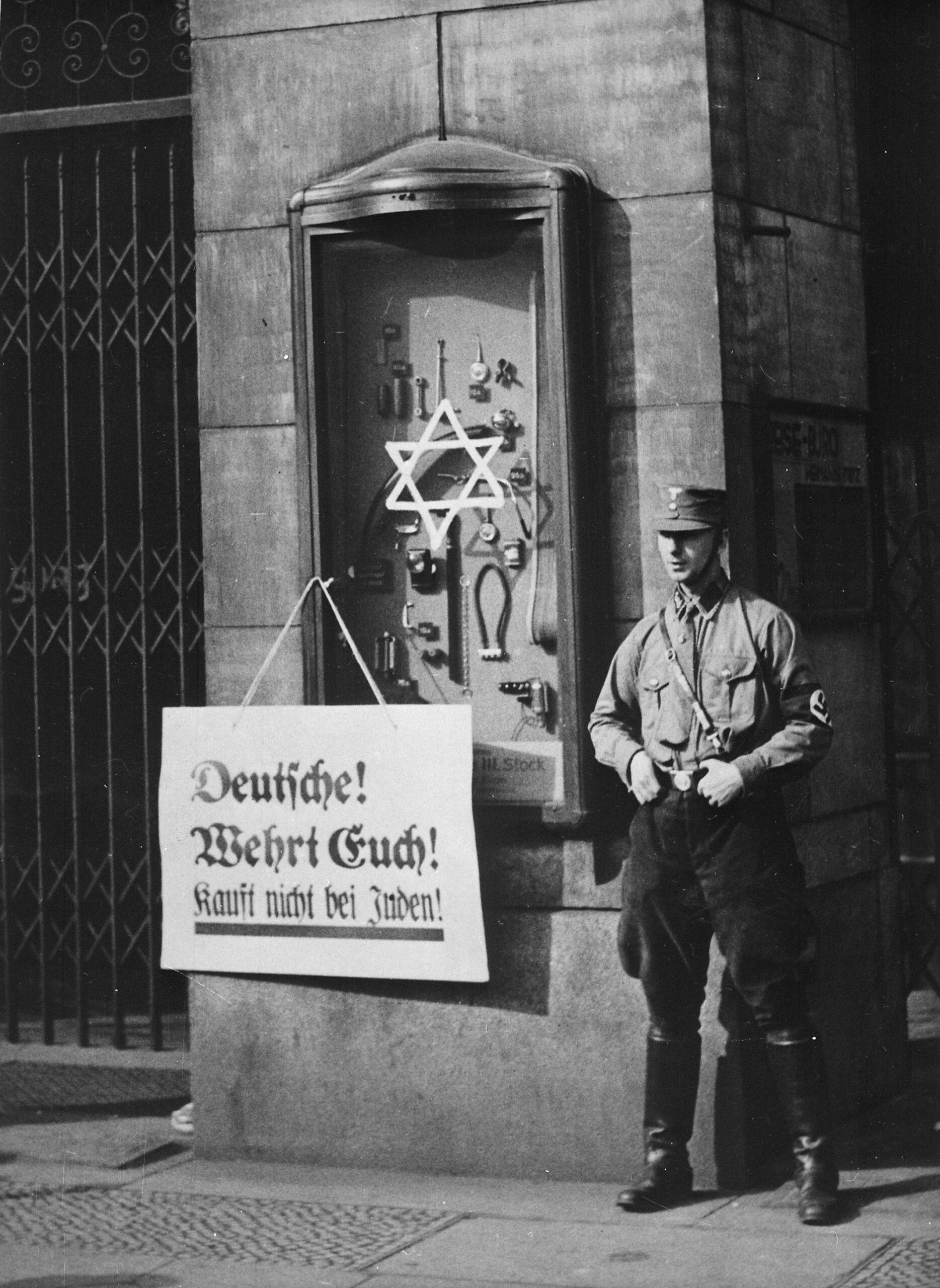 El ídolo oscuro: el antisemitismo como religión encubierta