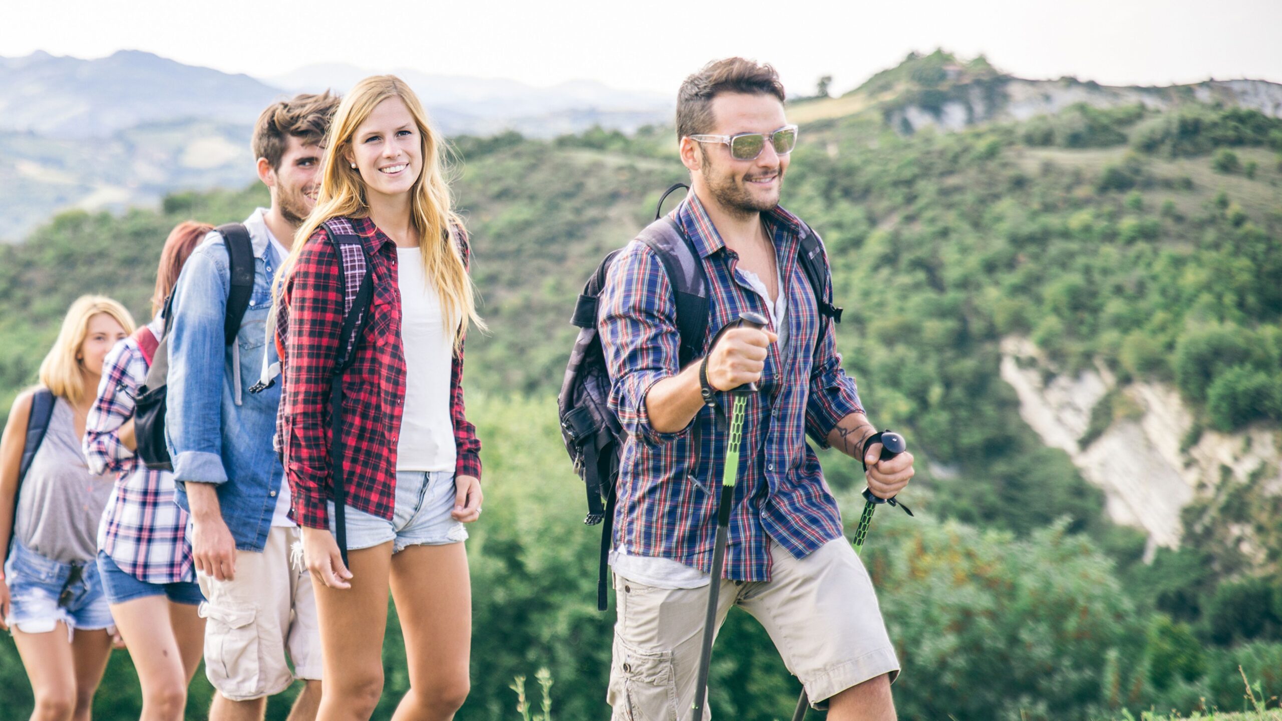Galapagar fomenta la solidaridad con el mercadillo «Galasol» en la plaza de la Constitución