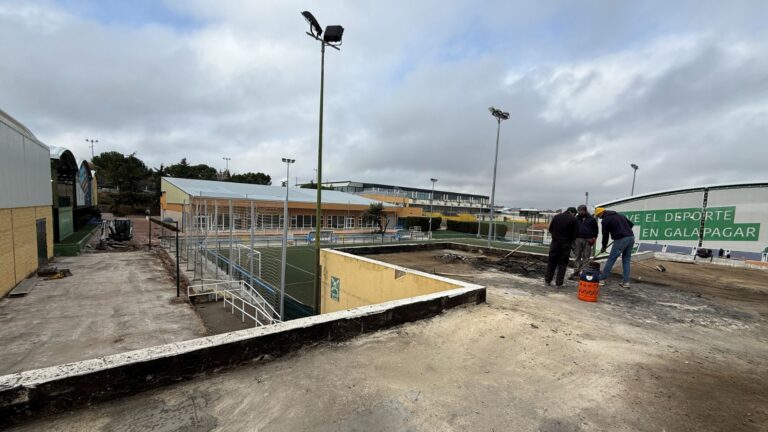 Inician obras para solucionar el histórico problema de goteras en el polideportivo de Galapagar