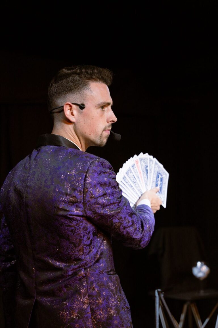 Alexander Main presenta el espectáculo La Magia Existe en Madrid